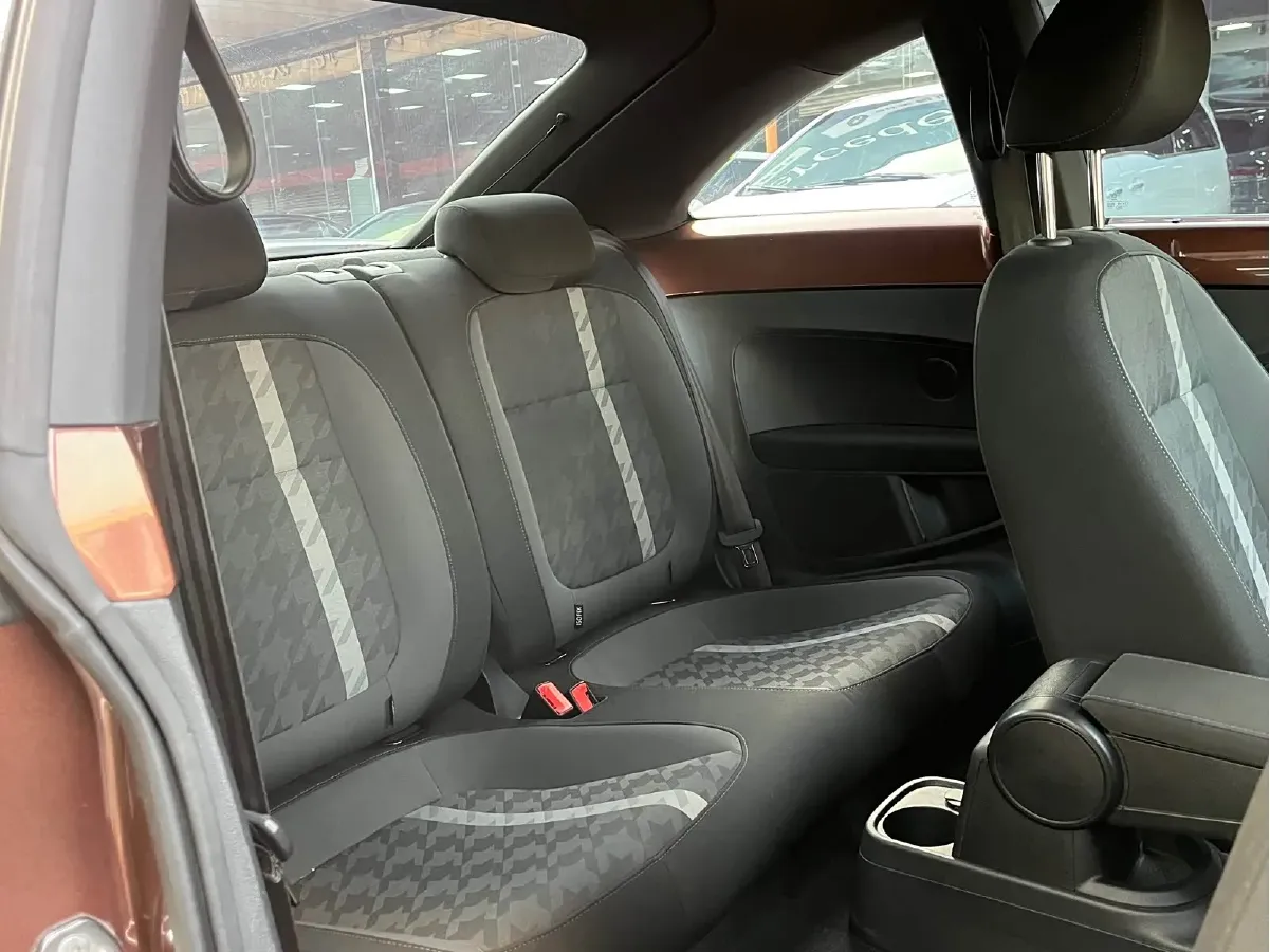 2017 Volkswagen Beetle 1.2T 105HP L4 7DCT,autocango,china used car exporter,china ev exporter,chinese used car exporter,chinese used ev exporter