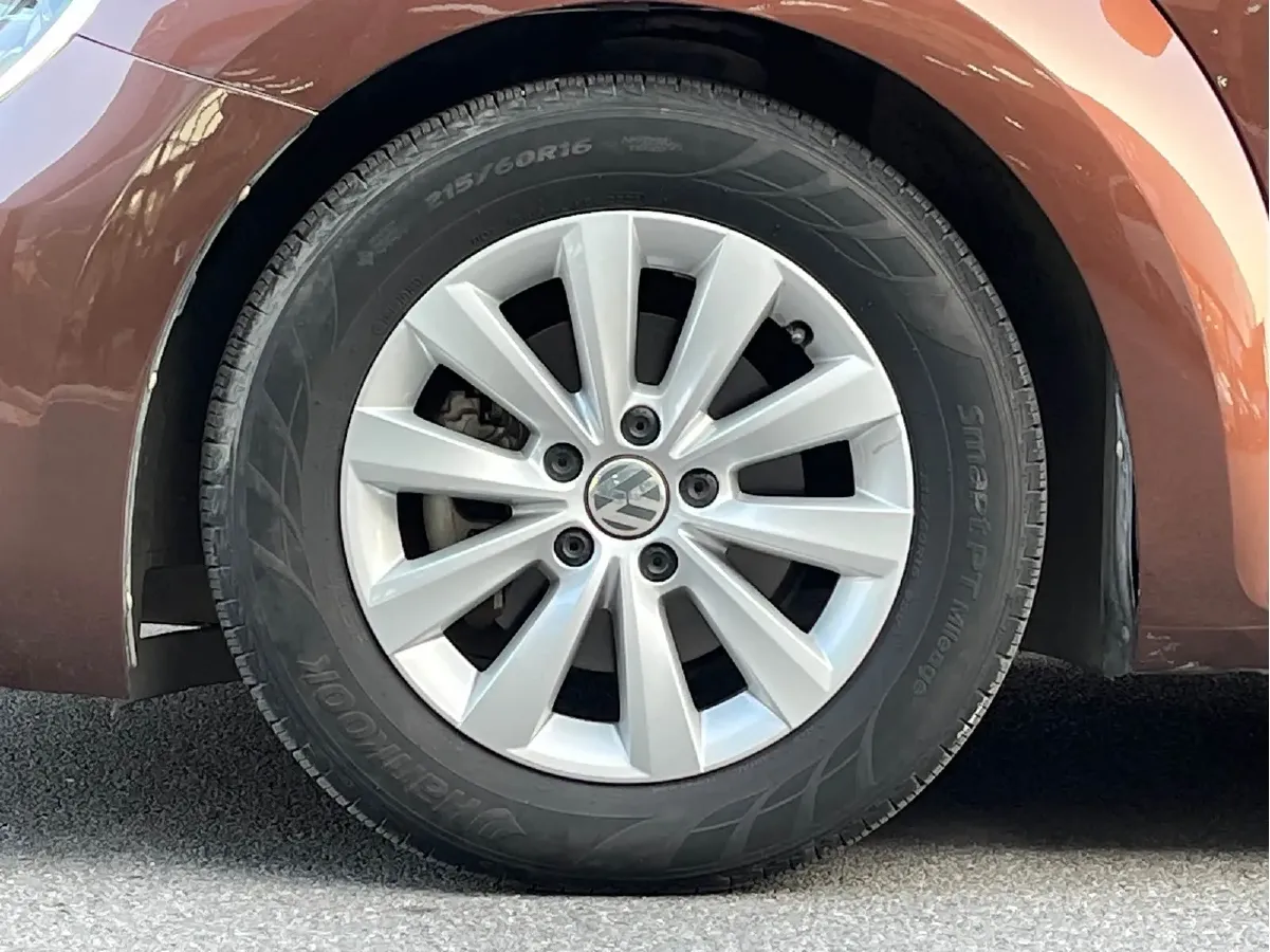 2017 Volkswagen Beetle 1.2T 105HP L4 7DCT,autocango,china used car exporter,china ev exporter,chinese used car exporter,chinese used ev exporter