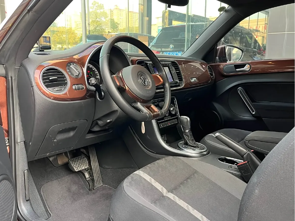 2017 Volkswagen Beetle 1.2T 105HP L4 7DCT,autocango,china used car exporter,china ev exporter,chinese used car exporter,chinese used ev exporter