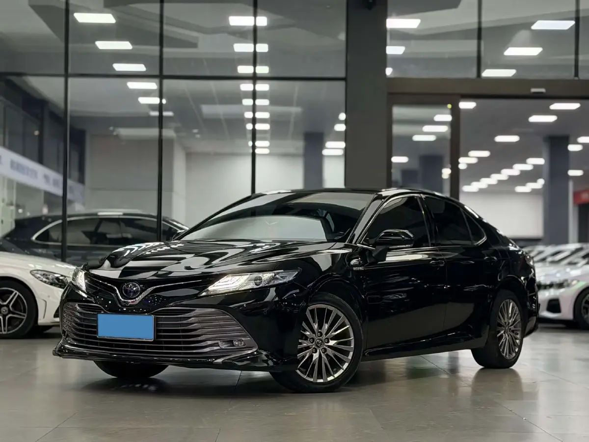 2018 Toyota Camry 2.5L 178HP L4 E-CVT Hybrid