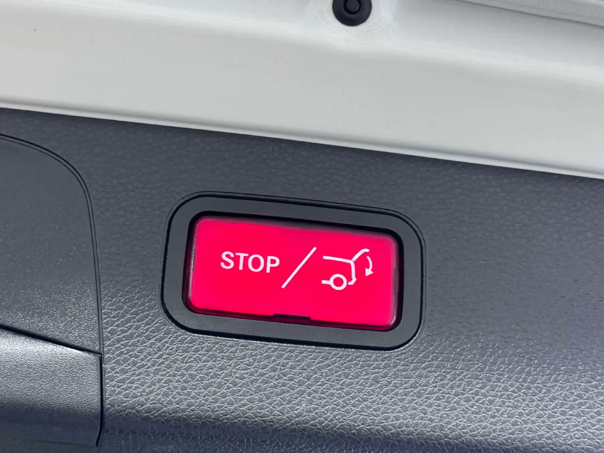 2017 Mercedes-Benz GLC Class 2.0T 211HP L4 9AT,autocango,china used car exporter,china ev exporter,chinese used car exporter,chinese used ev exporter