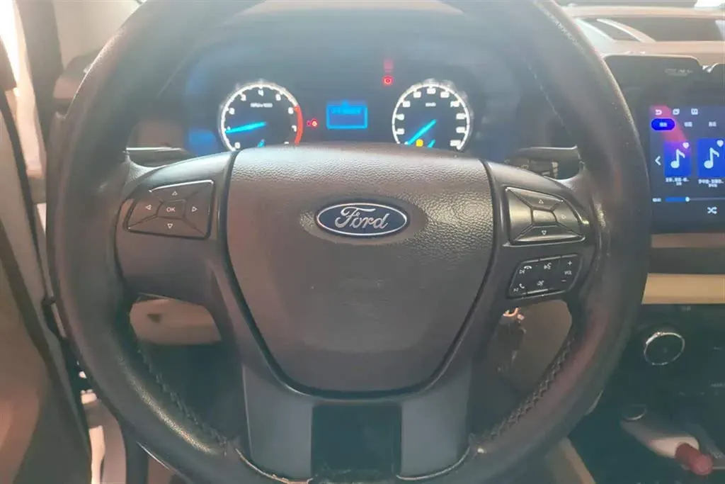 2017 Ford Everest 2.0T 245HP L4 6AT,autocango,china used car exporter,china ev exporter,chinese used car exporter,chinese used ev exporter