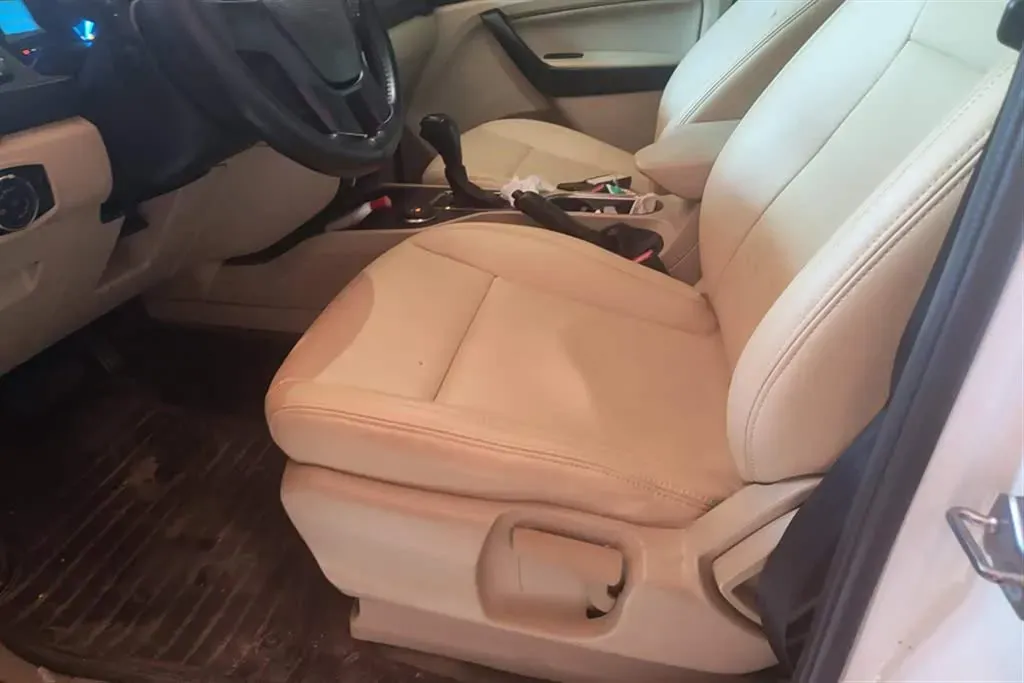 2017 Ford Everest 2.0T 245HP L4 6AT,autocango,china used car exporter,china ev exporter,chinese used car exporter,chinese used ev exporter