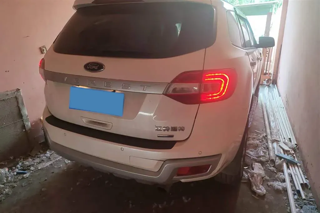 2017 Ford Everest 2.0T 245HP L4 6AT,autocango,china used car exporter,china ev exporter,chinese used car exporter,chinese used ev exporter