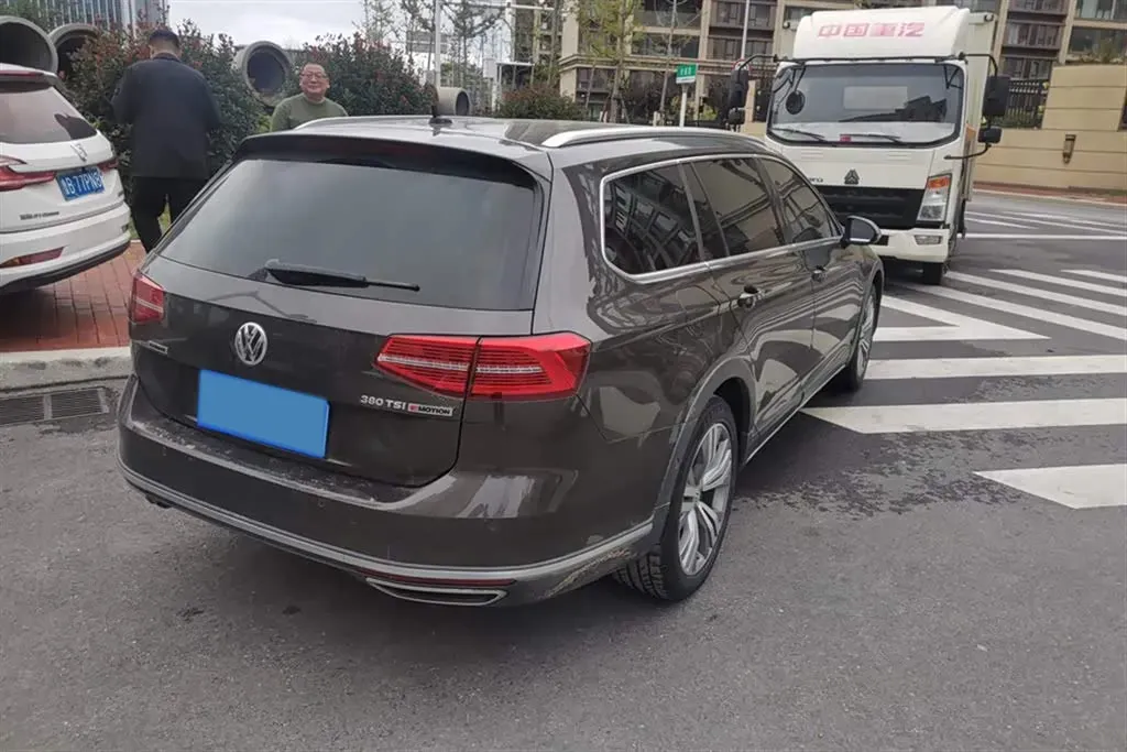 2017 Volkswagen Alltrack 2.0T 220HP L4 7DCT,autocango,china used car exporter,china ev exporter,chinese used car exporter,chinese used ev exporter