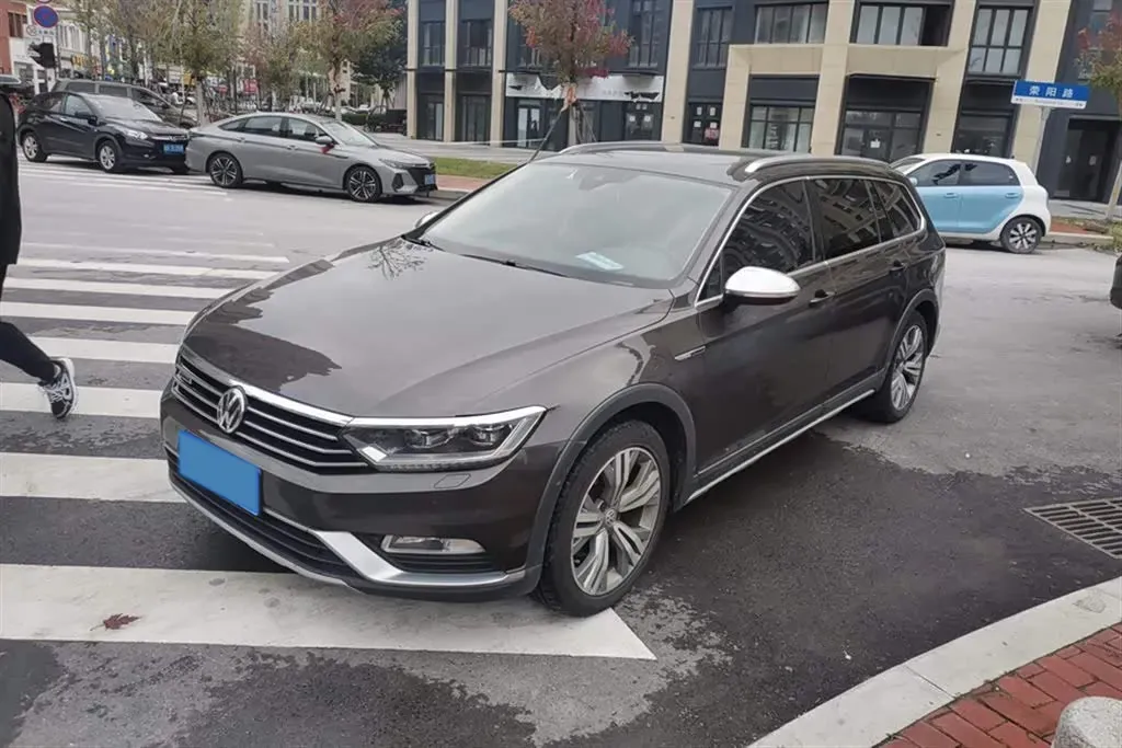 2017 Volkswagen Alltrack 2.0T 220HP L4 7DCT,autocango,china used car exporter,china ev exporter,chinese used car exporter,chinese used ev exporter