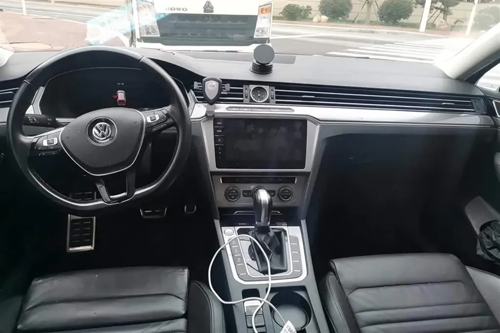 2017 Volkswagen Alltrack 2.0T 220HP L4 7DCT,autocango,china used car exporter,china ev exporter,chinese used car exporter,chinese used ev exporter