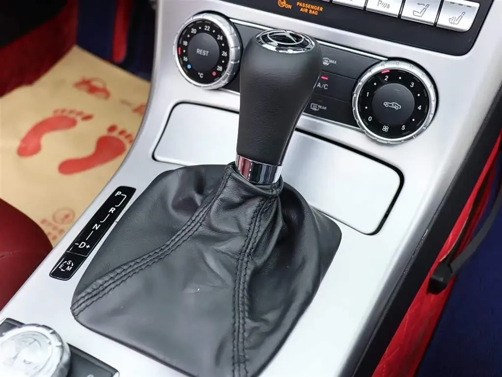 2011 Mercedes-Benz SLK Class 1.8T 184HP L4 7AT,autocango,china used car exporter,china ev exporter,chinese used car exporter,chinese used ev exporter