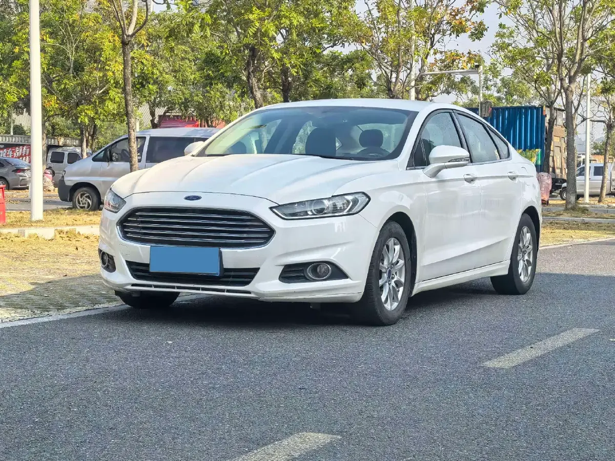 2013 Ford Mondeo 1.5T 181HP L4 6AT 2013 Ford Mondeo 1.5T 181HP L4 6AT