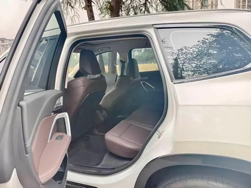 2023 BMW X1 2.0T 204HP L4 7DCT,autocango,china used car exporter,china ev exporter,chinese used car exporter,chinese used ev exporter