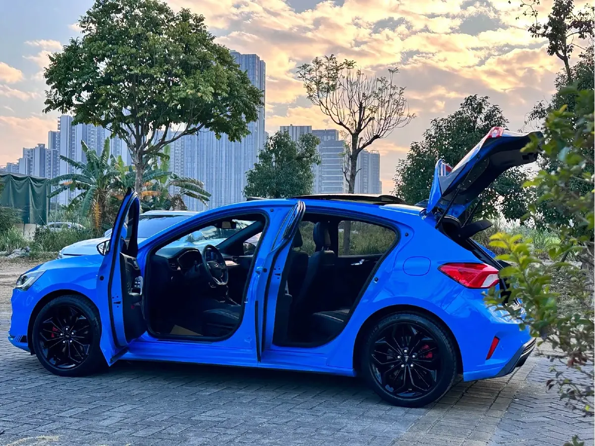 2022 Ford Focus 1.5T 177HP L4 6AT,autocango,china used car exporter,china ev exporter,chinese used car exporter,chinese used ev exporter