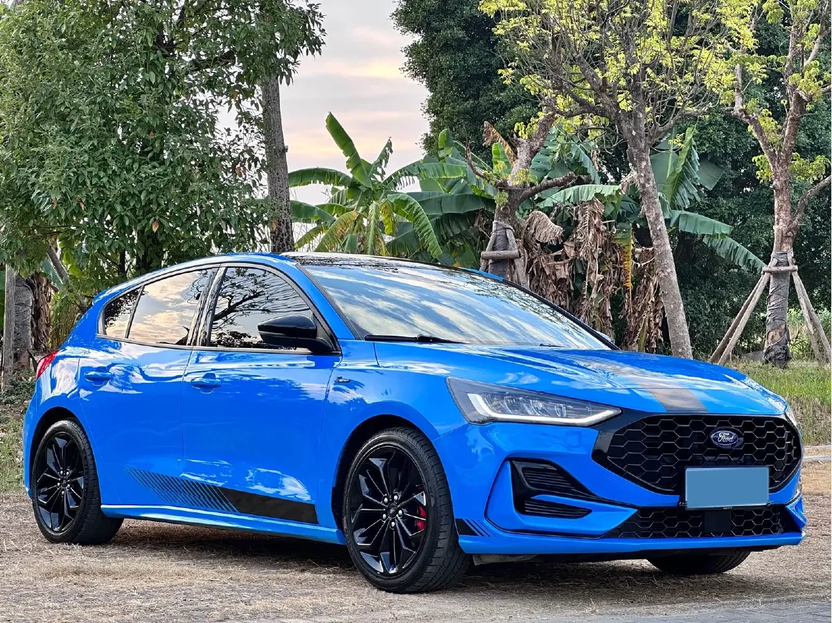2022 Ford Focus 1.5T 177HP L4 6AT,autocango,china used car exporter,china ev exporter,chinese used car exporter,chinese used ev exporter