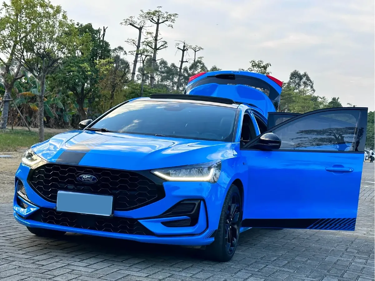 2022 Ford Focus 1.5T 177HP L4 6AT,autocango,china used car exporter,china ev exporter,chinese used car exporter,chinese used ev exporter