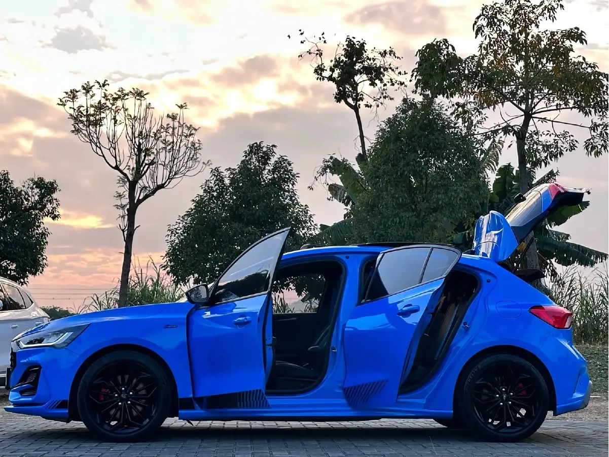 2022 Ford Focus 1.5T 177HP L4 6AT,autocango,china used car exporter,china ev exporter,chinese used car exporter,chinese used ev exporter