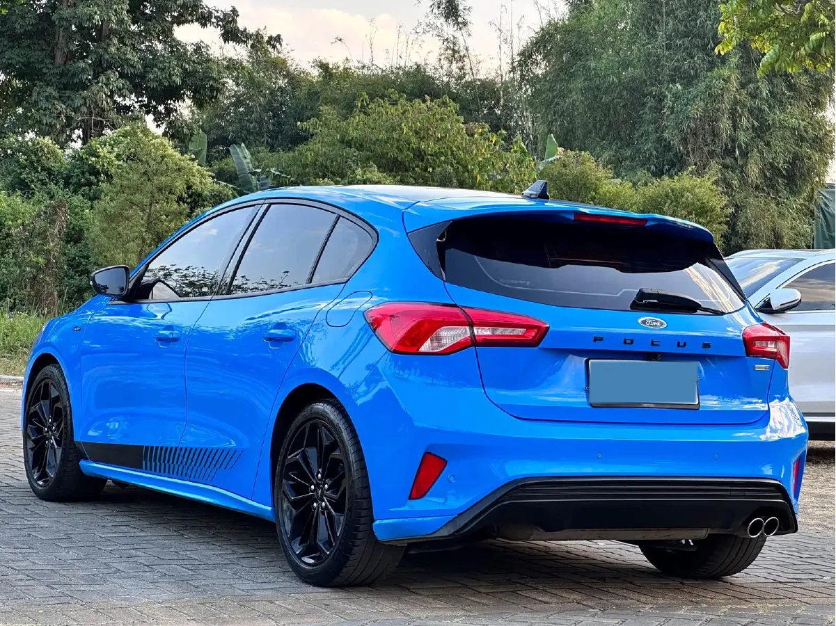 2022 Ford Focus 1.5T 177HP L4 6AT,autocango,china used car exporter,china ev exporter,chinese used car exporter,chinese used ev exporter
