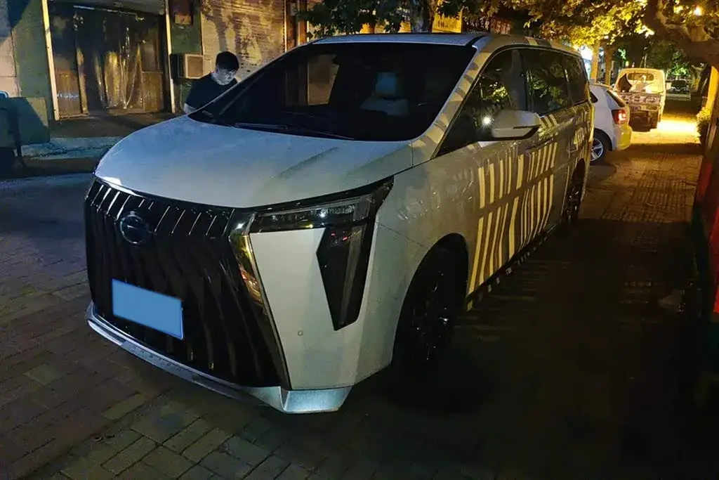 2023 GAC Trumpchi M8 2.0T 190HP L4 E-CVT Hybrid