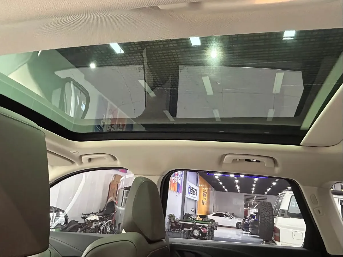 2023 BMW X1 2.0T 204HP L4 7DCT,autocango,china used car exporter,china ev exporter,chinese used car exporter,chinese used ev exporter