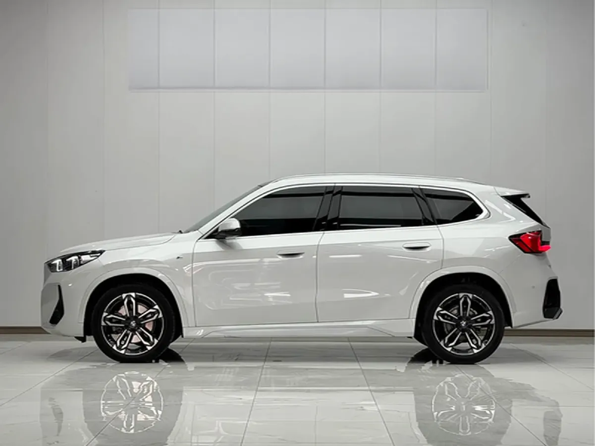 2023 BMW X1 2.0T 204HP L4 7DCT,autocango,china used car exporter,china ev exporter,chinese used car exporter,chinese used ev exporter