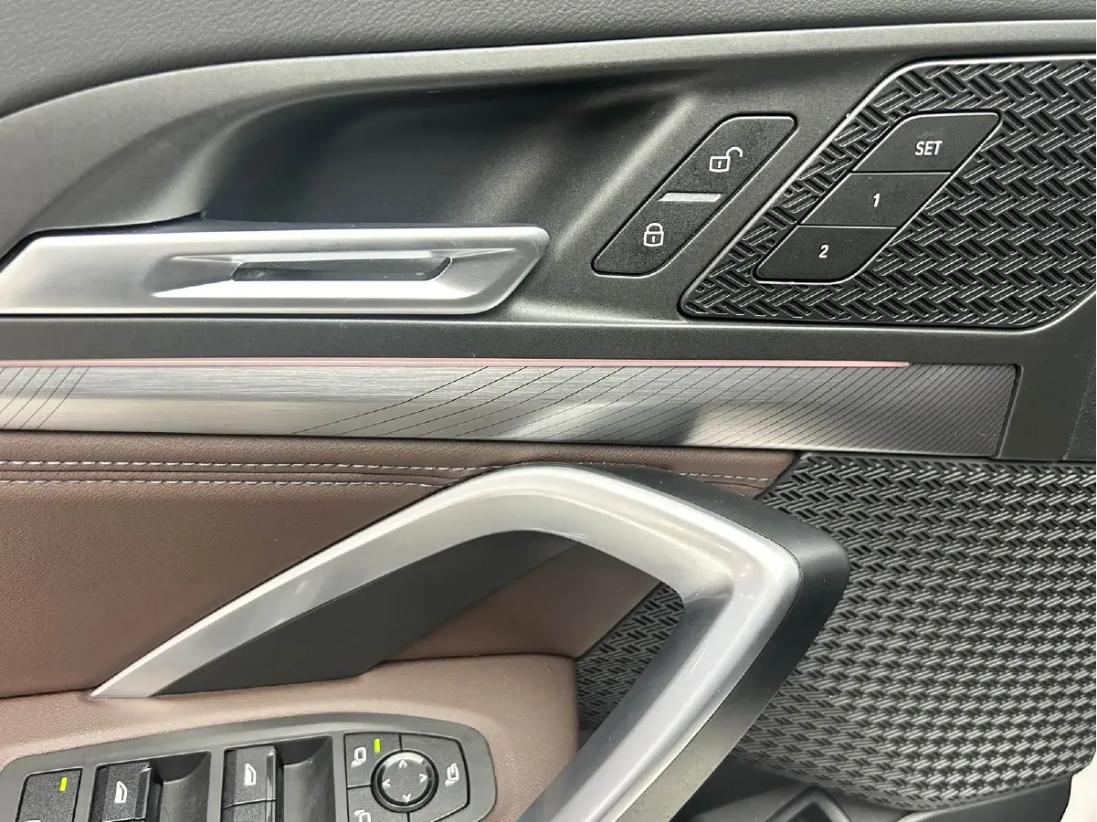 2023 BMW X1 2.0T 204HP L4 7DCT,autocango,china used car exporter,china ev exporter,chinese used car exporter,chinese used ev exporter