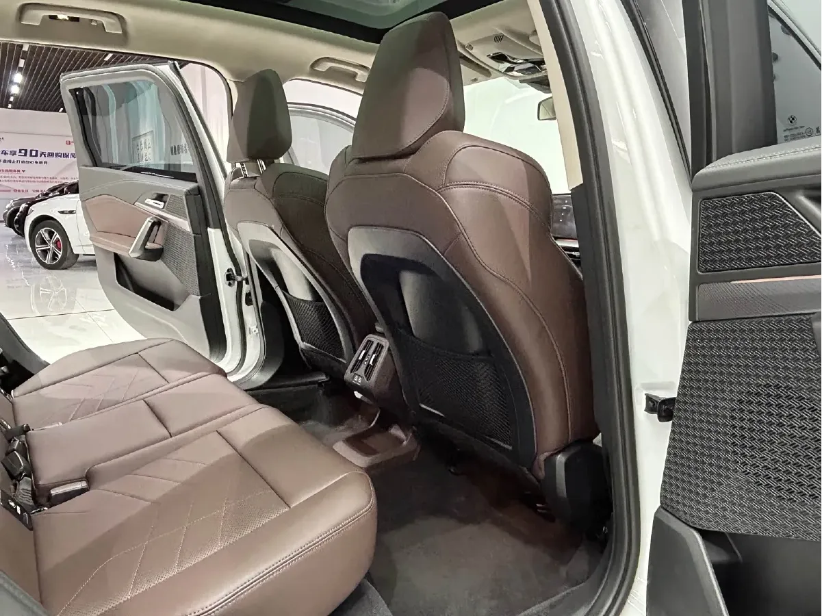 2023 BMW X1 2.0T 204HP L4 7DCT,autocango,china used car exporter,china ev exporter,chinese used car exporter,chinese used ev exporter