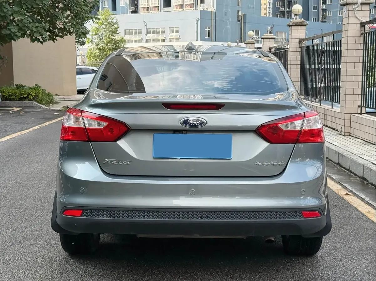 2012 Ford Focus 1.6L 125HP L4 6DCT,autocango,china used car exporter,china ev exporter,chinese used car exporter,chinese used ev exporter