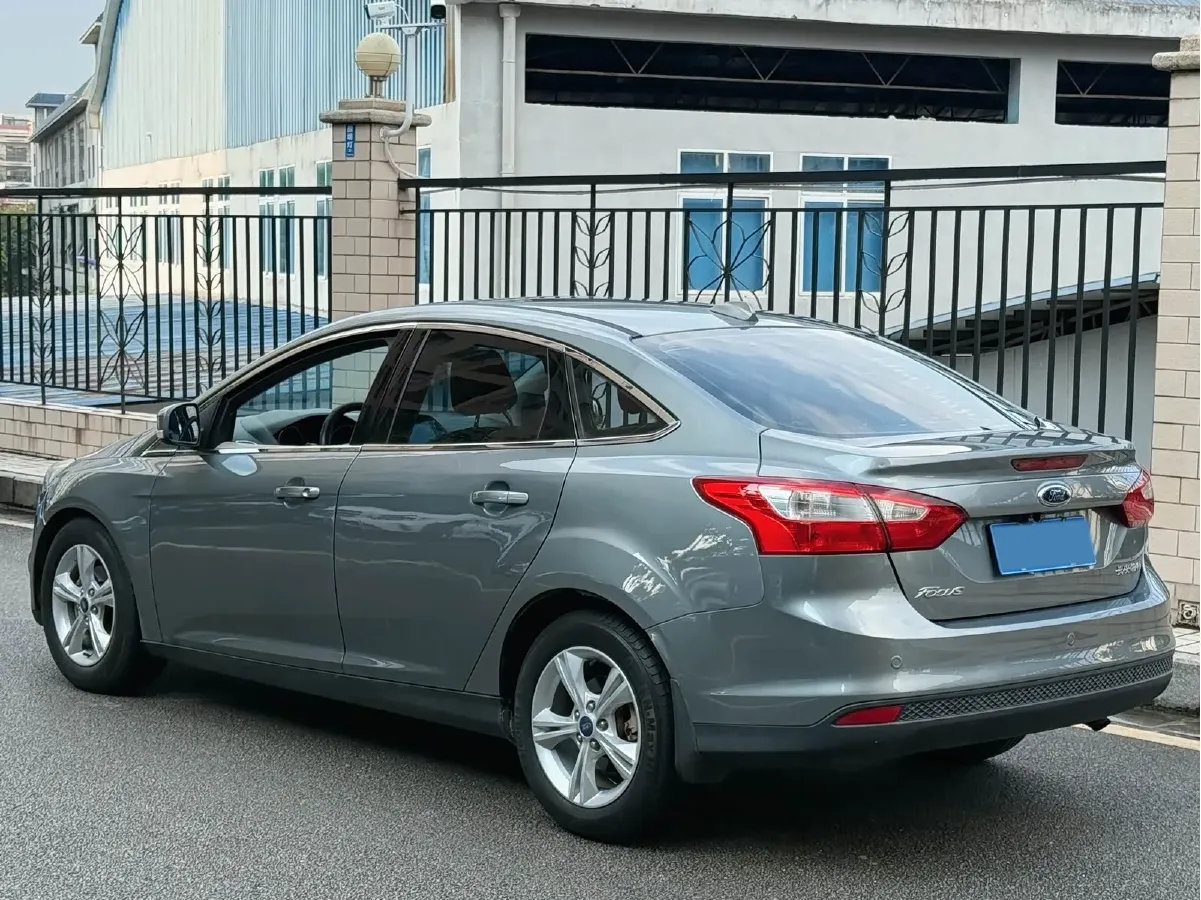 2012 Ford Focus 1.6L 125HP L4 6DCT,autocango,china used car exporter,china ev exporter,chinese used car exporter,chinese used ev exporter
