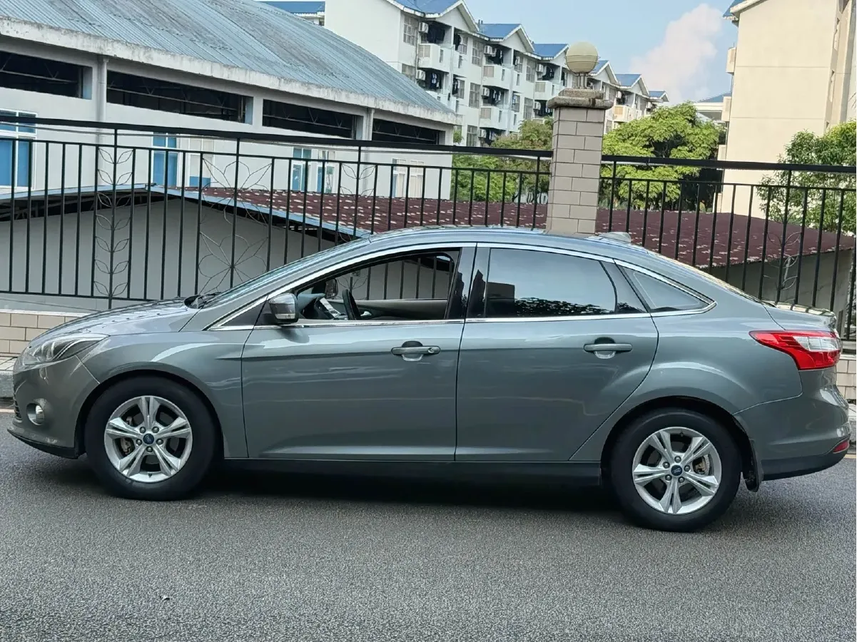 2012 Ford Focus 1.6L 125HP L4 6DCT,autocango,china used car exporter,china ev exporter,chinese used car exporter,chinese used ev exporter