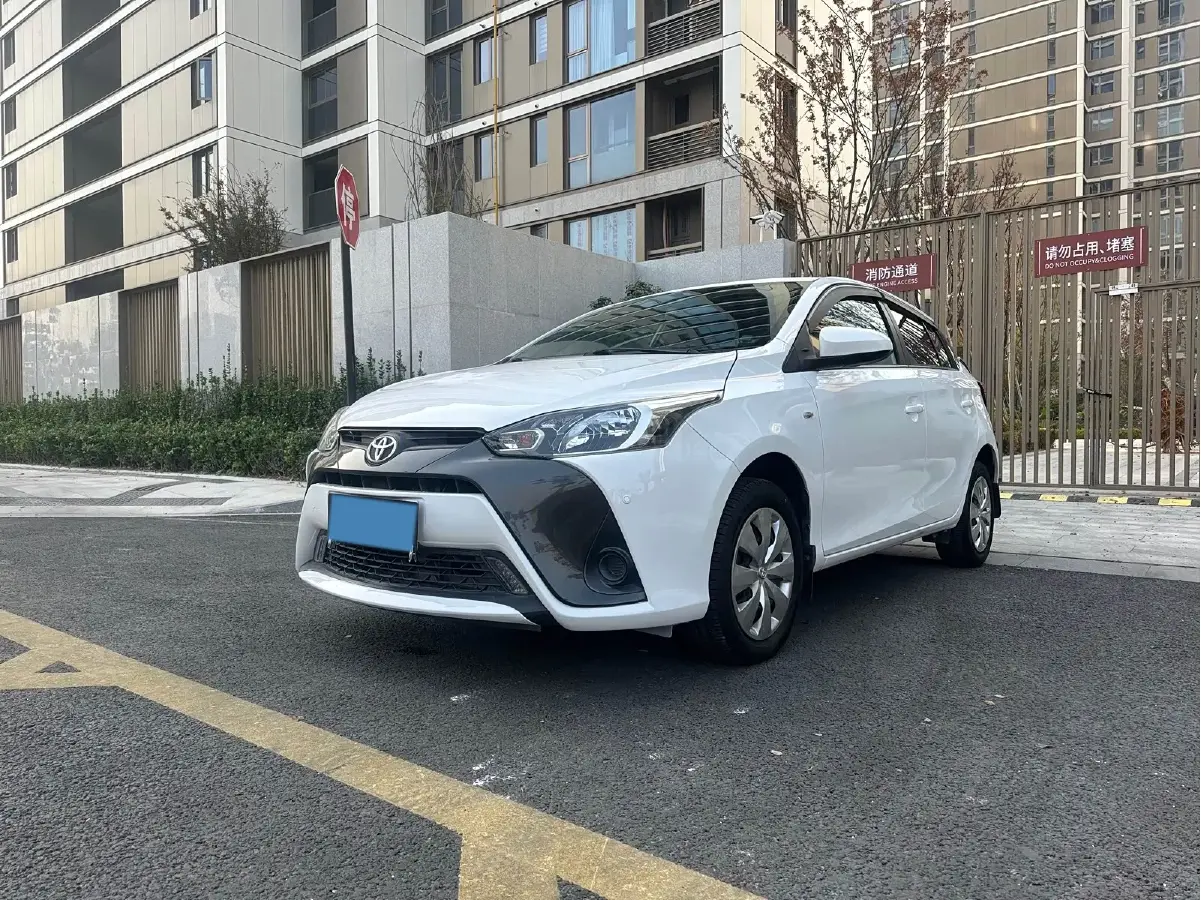 2019 Toyota Yaris L 1.5L 110HP L4 CVT