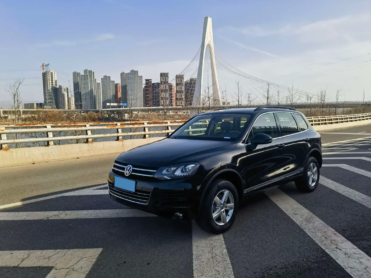 2011 Volkswagen Touareg 3.0T 290HP V6 8AT