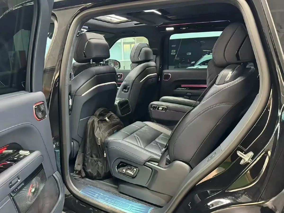 2025 Zeekr 9X 2.0T 279HP L4 1DHT PHEV,autocango,china used car exporter,china ev exporter,chinese used car exporter,chinese used ev exporter