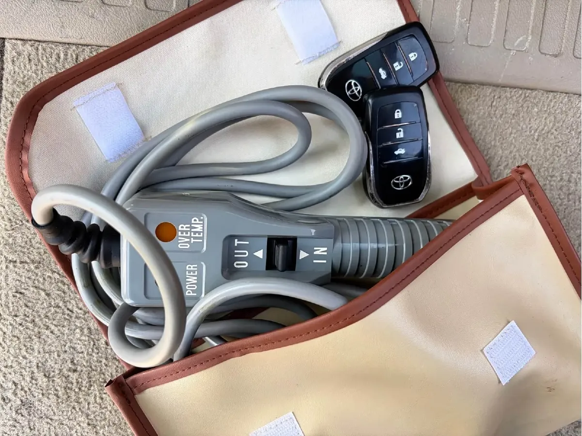 2012 Toyota Land Cruiser 4.0L 275HP V6 5AT,autocango,china used car exporter,china ev exporter,chinese used car exporter,chinese used ev exporter