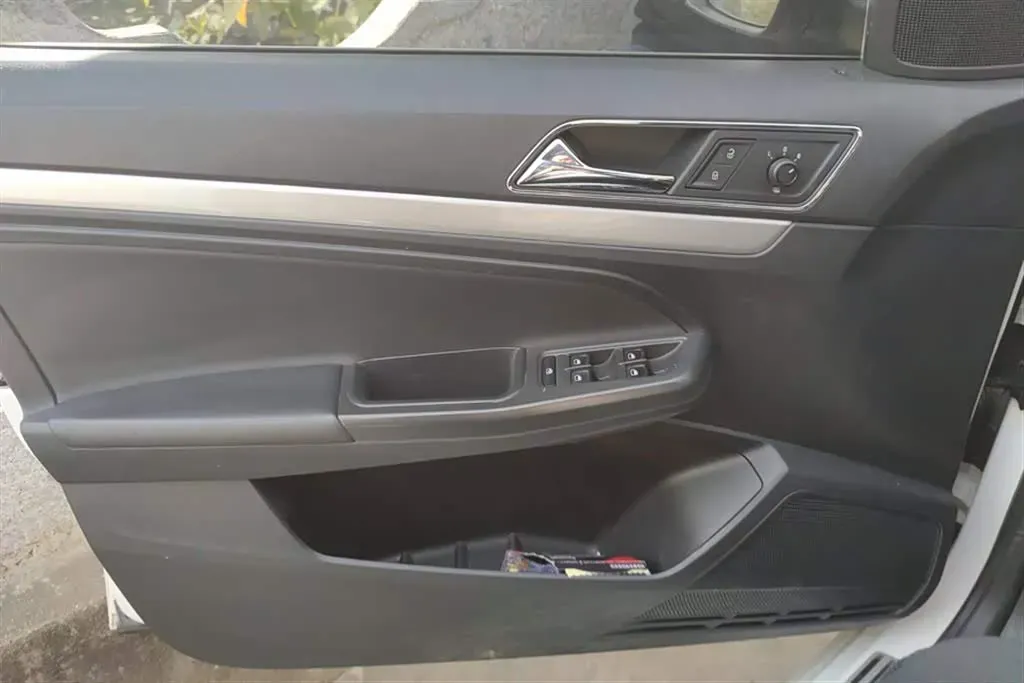 2017 Volkswagen Gran Lavida 1.2T 110HP L4 7DCT,autocango,china used car exporter,china ev exporter,chinese used car exporter,chinese used ev exporter