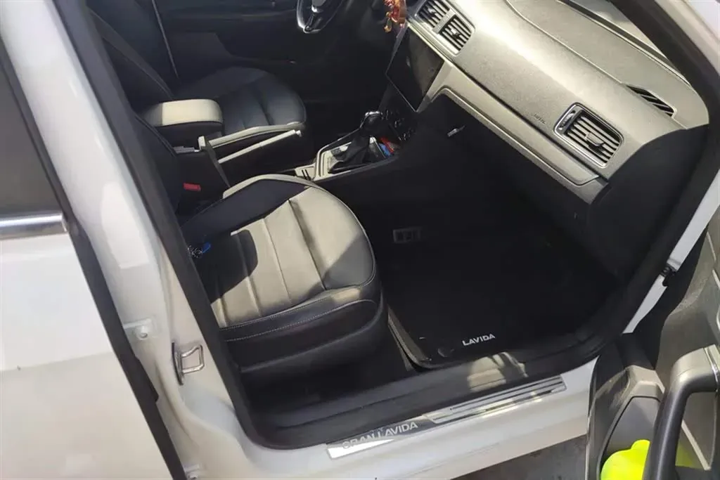 2017 Volkswagen Gran Lavida 1.2T 110HP L4 7DCT,autocango,china used car exporter,china ev exporter,chinese used car exporter,chinese used ev exporter