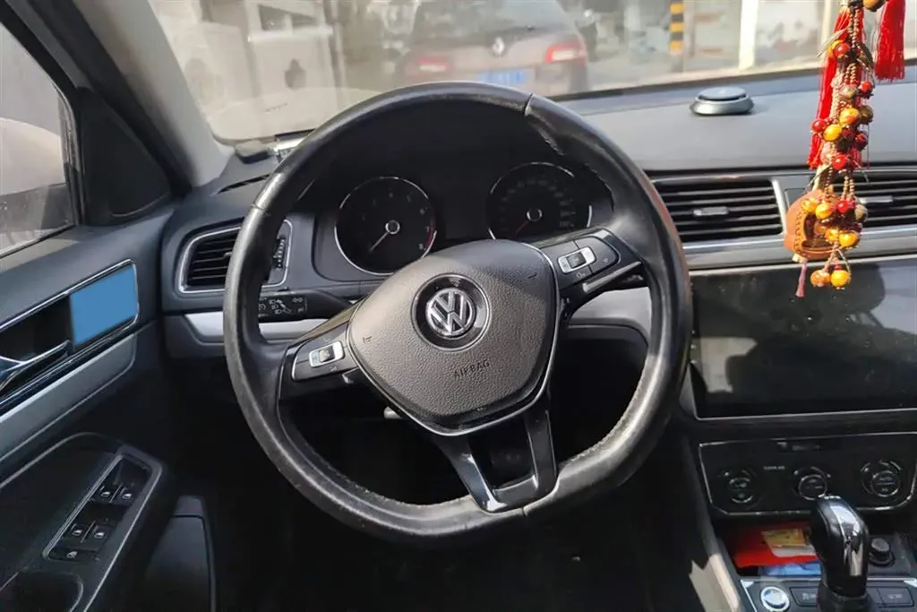 2017 Volkswagen Gran Lavida 1.2T 110HP L4 7DCT,autocango,china used car exporter,china ev exporter,chinese used car exporter,chinese used ev exporter