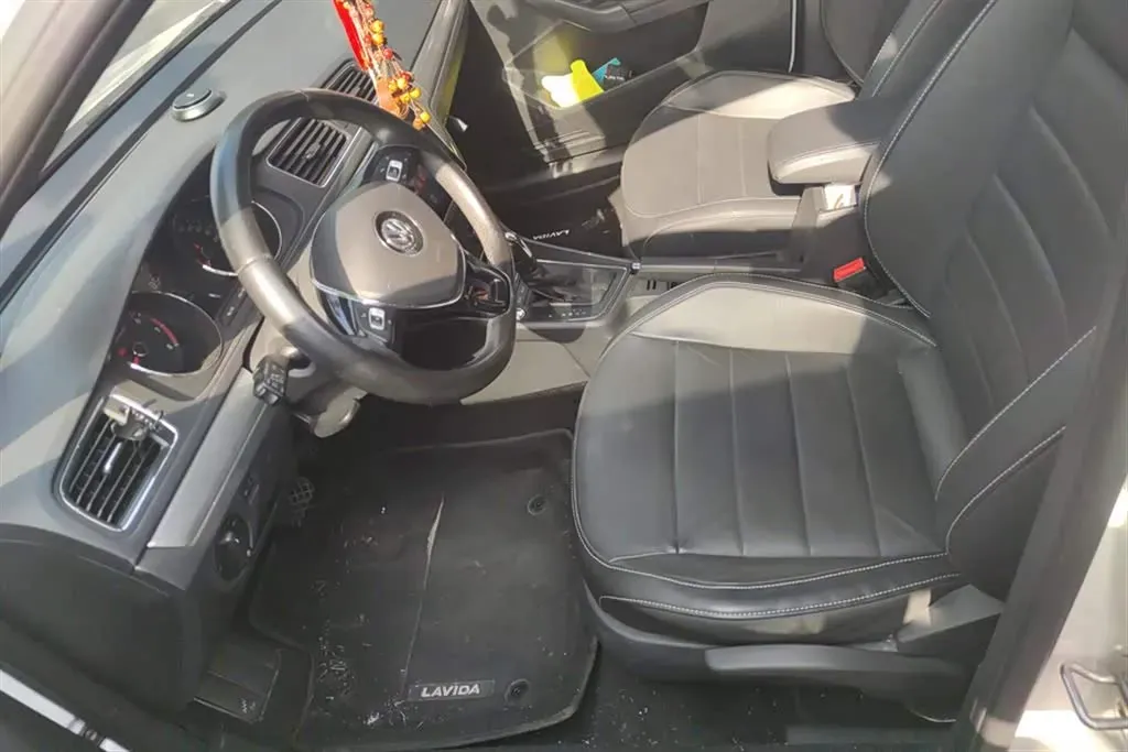 2017 Volkswagen Gran Lavida 1.2T 110HP L4 7DCT,autocango,china used car exporter,china ev exporter,chinese used car exporter,chinese used ev exporter