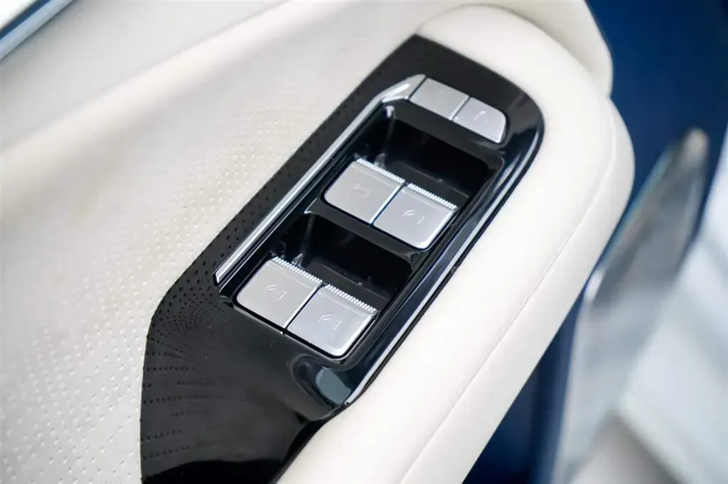 2022 Zeekr 009 BEV 116KWH,autocango,china used car exporter,china ev exporter,chinese used car exporter,chinese used ev exporter