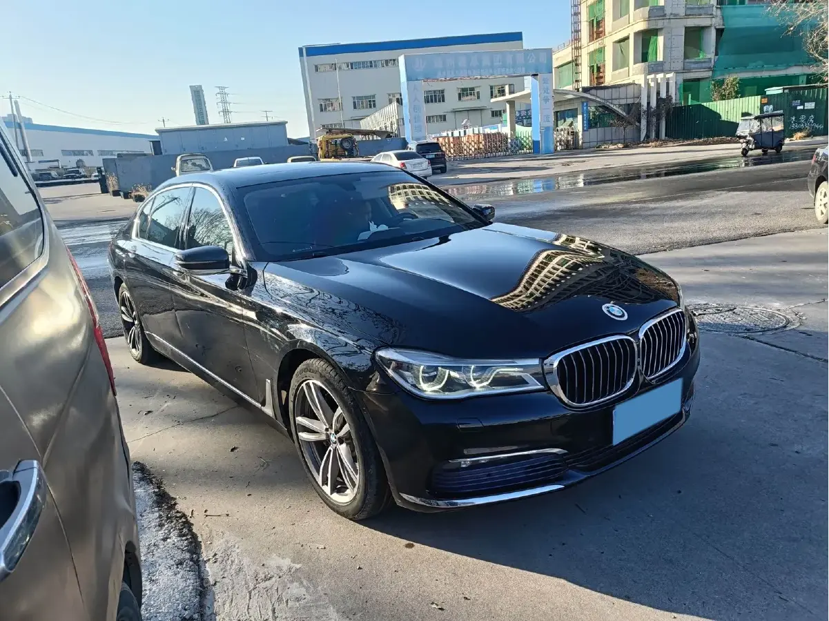2016 BMW 7 Series 2.0T 258HP L4 8AT