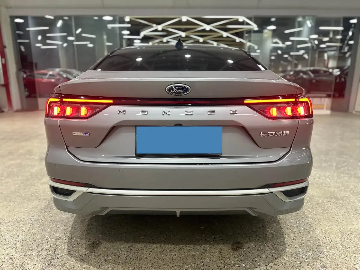 2023 Ford Mondeo 2.0T 254HP L4 8AT,autocango,china used car exporter,china ev exporter,chinese used car exporter,chinese used ev exporter