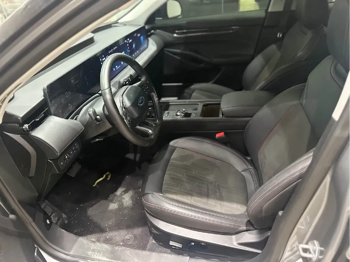 2023 Ford Mondeo 2.0T 254HP L4 8AT,autocango,china used car exporter,china ev exporter,chinese used car exporter,chinese used ev exporter