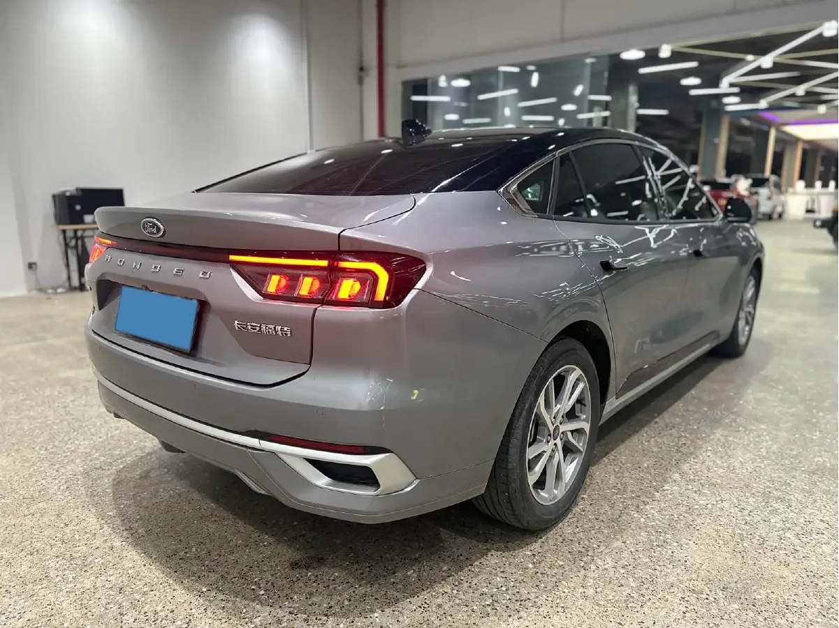 2023 Ford Mondeo 2.0T 254HP L4 8AT,autocango,china used car exporter,china ev exporter,chinese used car exporter,chinese used ev exporter