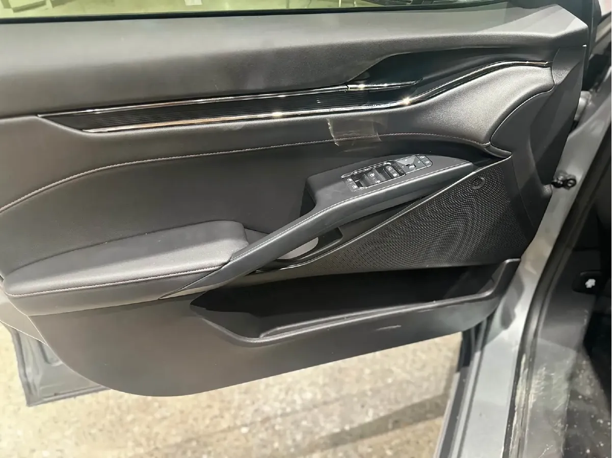 2023 Ford Mondeo 2.0T 254HP L4 8AT,autocango,china used car exporter,china ev exporter,chinese used car exporter,chinese used ev exporter