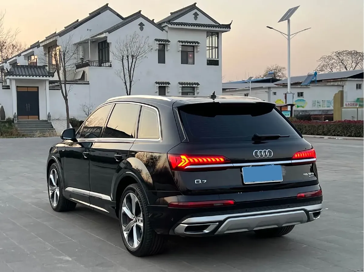 2022 Audi Q7 3.0T 340HP V6 8AT,autocango,china used car exporter,china ev exporter,chinese used car exporter,chinese used ev exporter