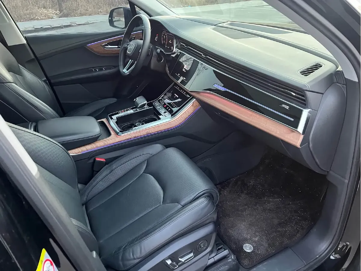 2022 Audi Q7 3.0T 340HP V6 8AT,autocango,china used car exporter,china ev exporter,chinese used car exporter,chinese used ev exporter