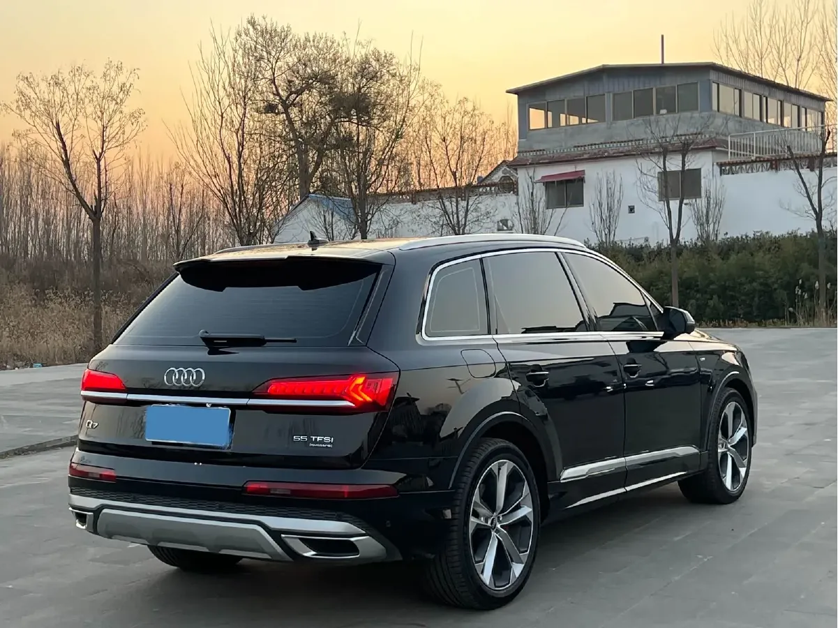 2022 Audi Q7 3.0T 340HP V6 8AT,autocango,china used car exporter,china ev exporter,chinese used car exporter,chinese used ev exporter