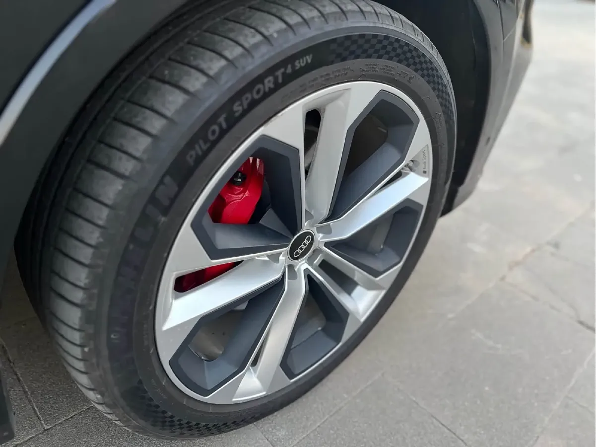 2022 Audi Q7 3.0T 340HP V6 8AT,autocango,china used car exporter,china ev exporter,chinese used car exporter,chinese used ev exporter