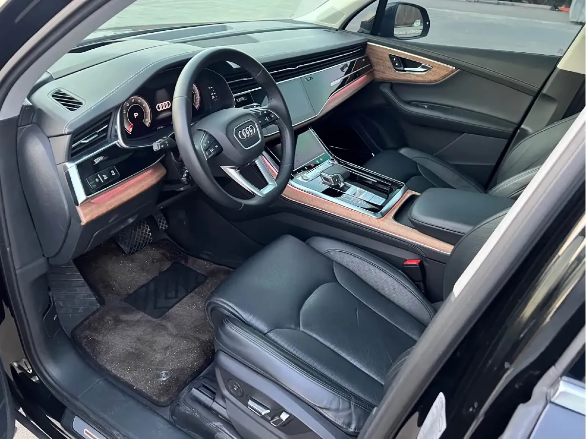 2022 Audi Q7 3.0T 340HP V6 8AT,autocango,china used car exporter,china ev exporter,chinese used car exporter,chinese used ev exporter