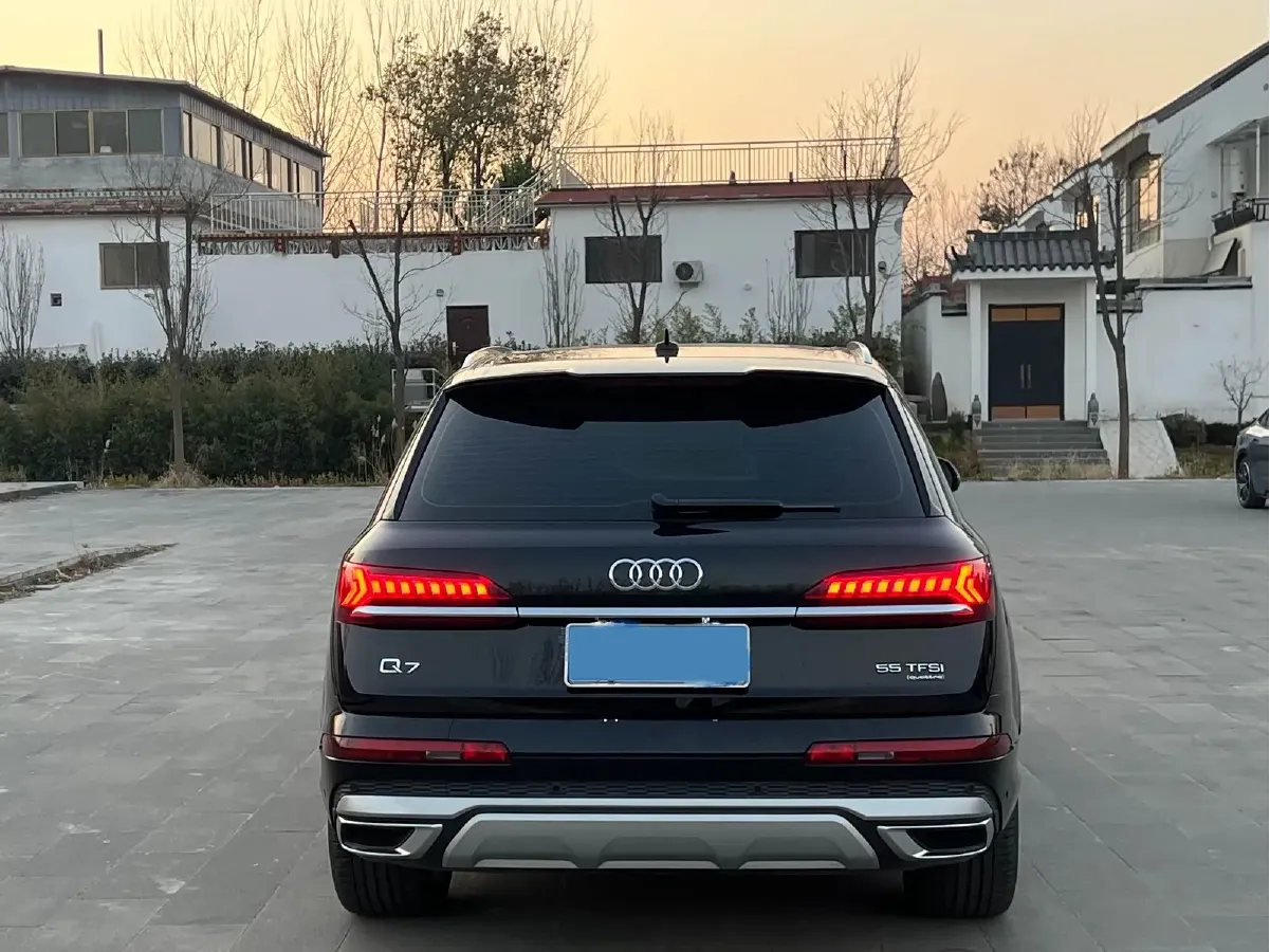 2022 Audi Q7 3.0T 340HP V6 8AT,autocango,china used car exporter,china ev exporter,chinese used car exporter,chinese used ev exporter