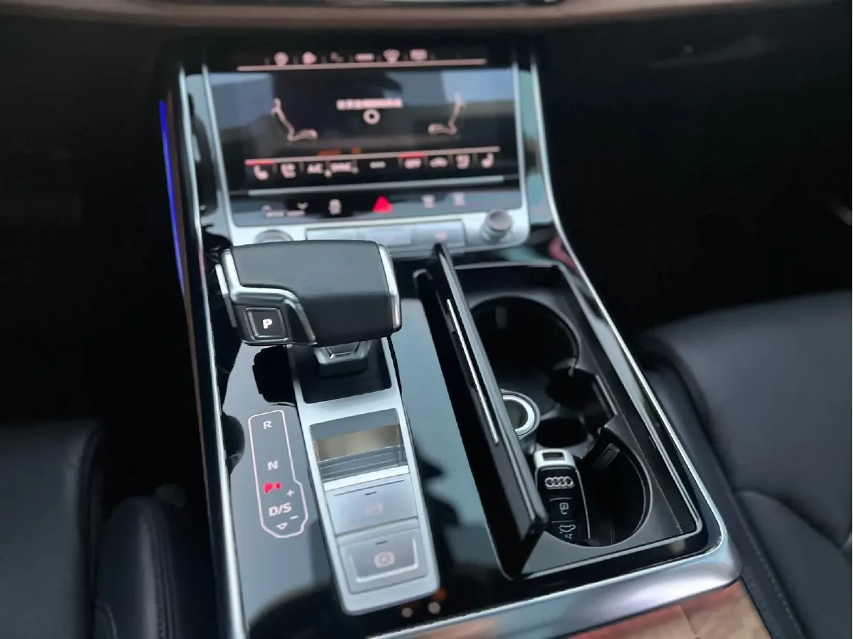 2022 Audi Q7 3.0T 340HP V6 8AT,autocango,china used car exporter,china ev exporter,chinese used car exporter,chinese used ev exporter