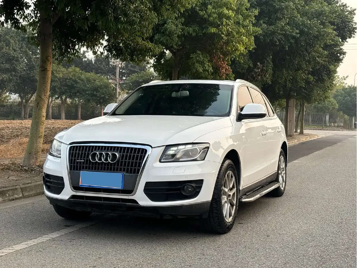 2012 Audi Q5 2.0T 211HP L4 8AT