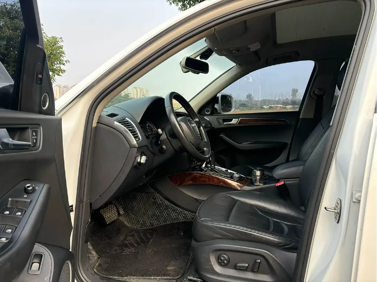 2012 Audi Q5 2.0T 211HP L4 8AT,autocango,china used car exporter,china ev exporter,chinese used car exporter,chinese used ev exporter